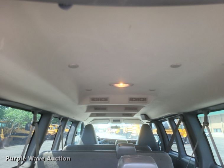 image for item EJ7858 2017 GMC Savana 3500 van