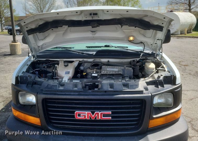 image for item EJ7858 2017 GMC Savana 3500 van