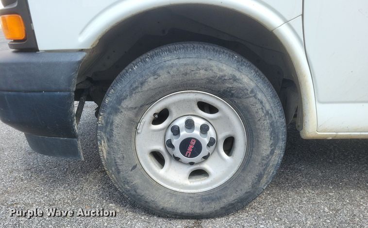 image for item EJ7858 2017 GMC Savana 3500 van