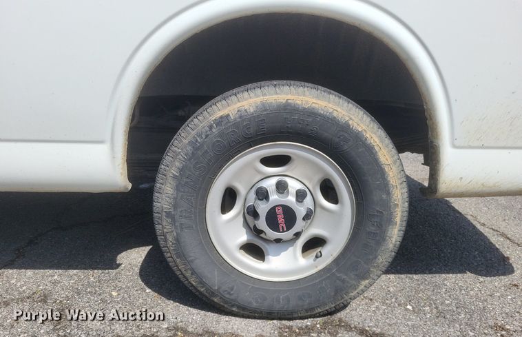 image for item EJ7858 2017 GMC Savana 3500 van