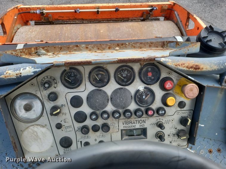 image for item EJ7864 2004 Hamm HD110HV double drum vibratory roller