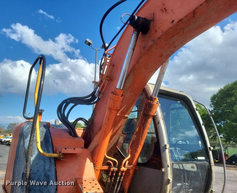 image for item EJ7867 2006 Hitachi  Zaxis 135US excavator