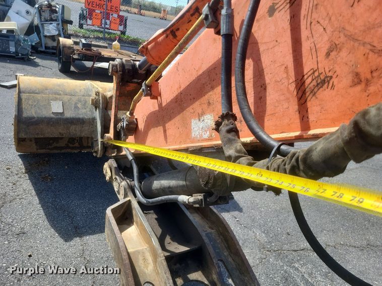 image for item EJ7867 2006 Hitachi  Zaxis 135US excavator