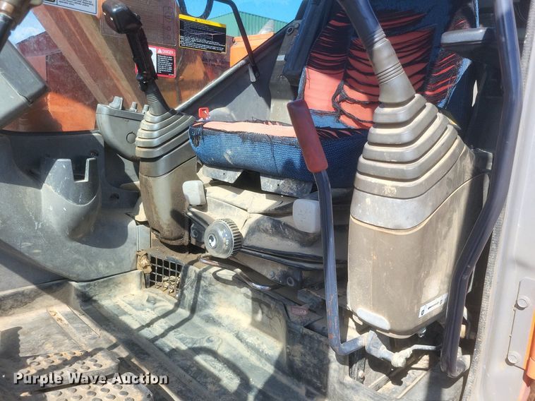 image for item EJ7867 2006 Hitachi  Zaxis 135US excavator
