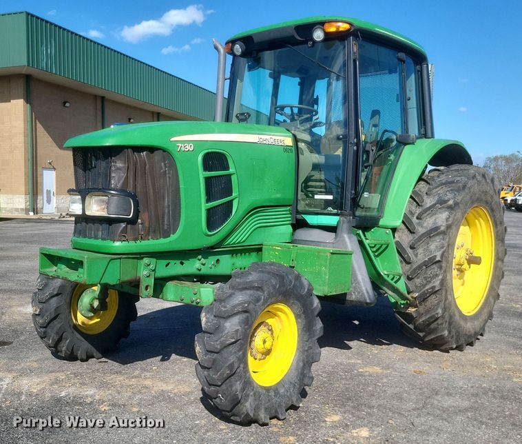 image for item EJ7869 2009 John Deere 7130 tractor