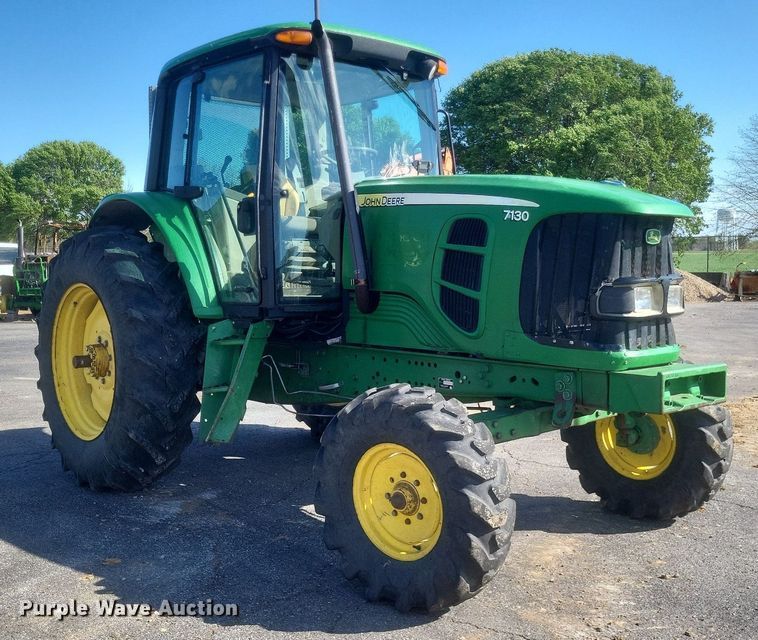image for item EJ7869 2009 John Deere 7130 tractor