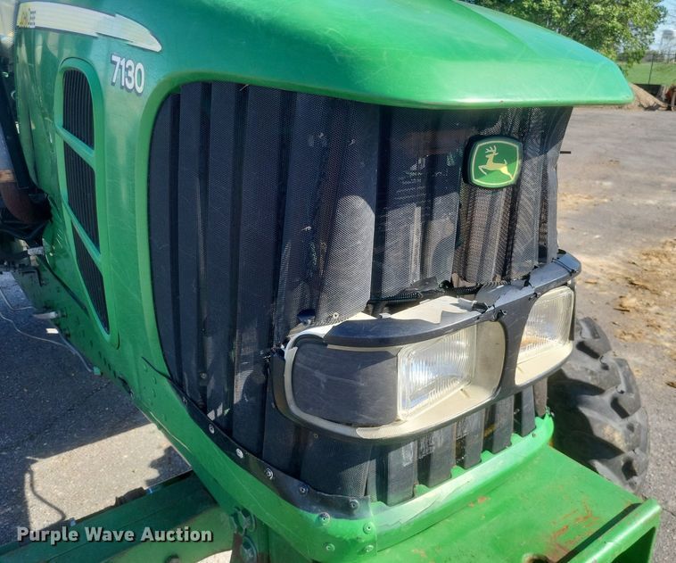 image for item EJ7869 2009 John Deere 7130 tractor