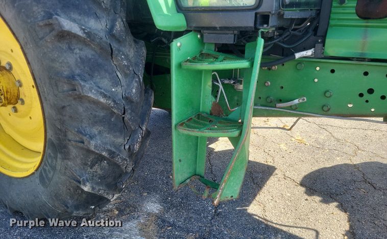 image for item EJ7869 2009 John Deere 7130 tractor