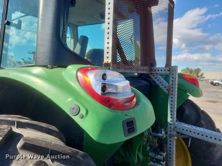 image for item EJ7869 2009 John Deere 7130 tractor