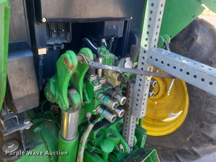 image for item EJ7869 2009 John Deere 7130 tractor