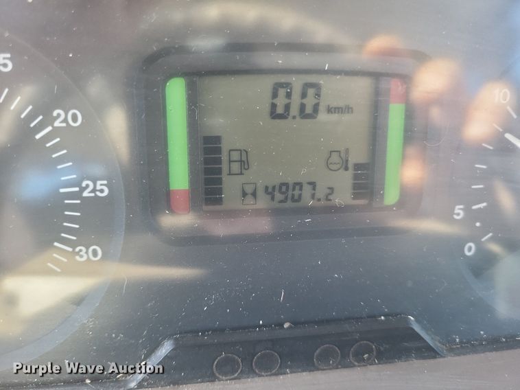 image for item EJ7869 2009 John Deere 7130 tractor