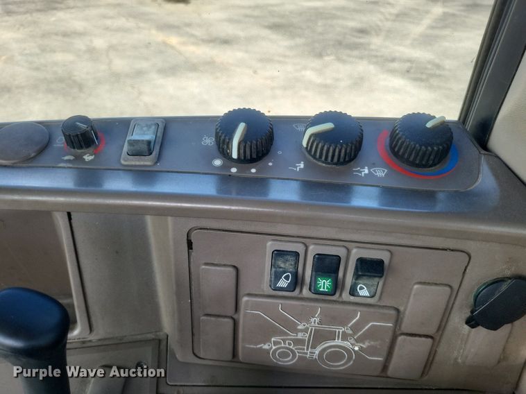 image for item EJ7869 2009 John Deere 7130 tractor