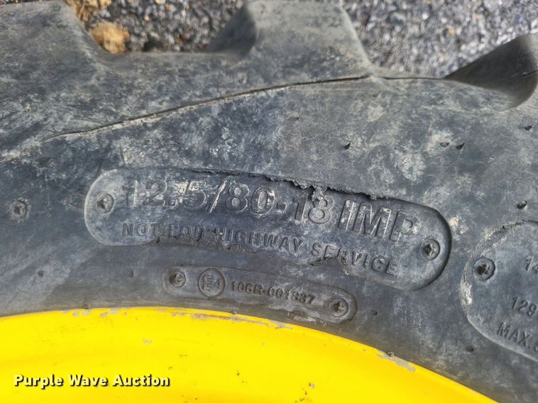 image for item EJ7869 2009 John Deere 7130 tractor