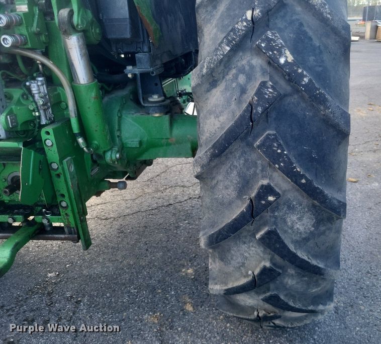 image for item EJ7869 2009 John Deere 7130 tractor