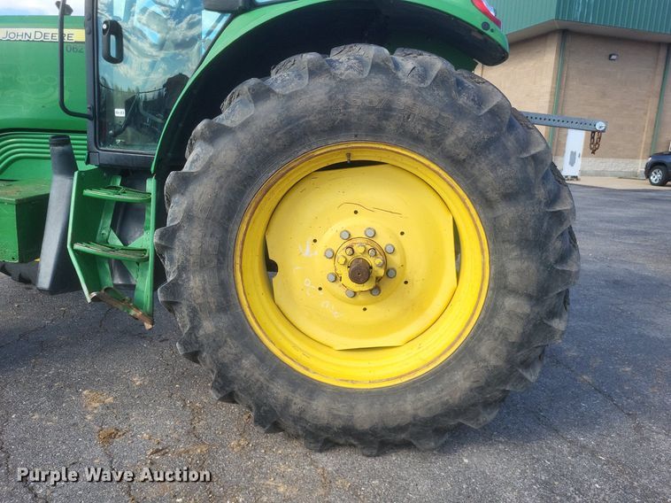image for item EJ7869 2009 John Deere 7130 tractor