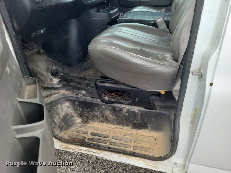 image for item EJ7872 2014 Chevrolet Express 3500 van