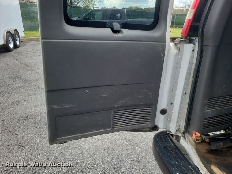 image for item EJ7872 2014 Chevrolet Express 3500 van