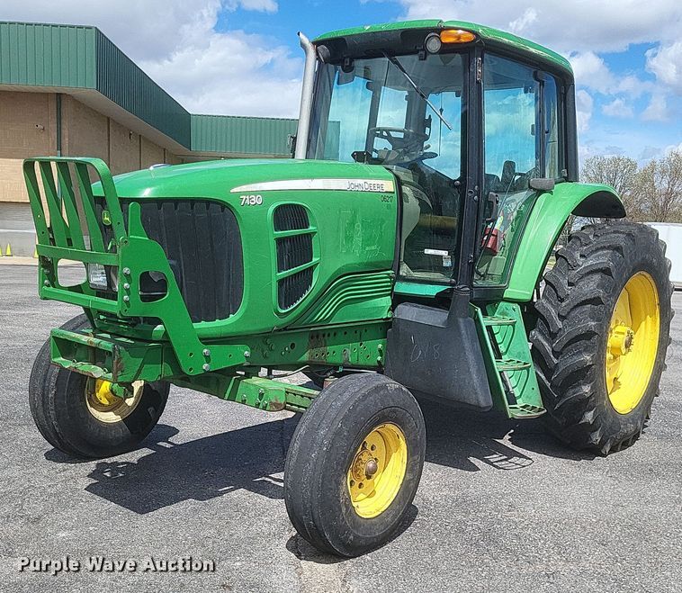 image for item EJ7874 2009 John Deere 7130 tractor