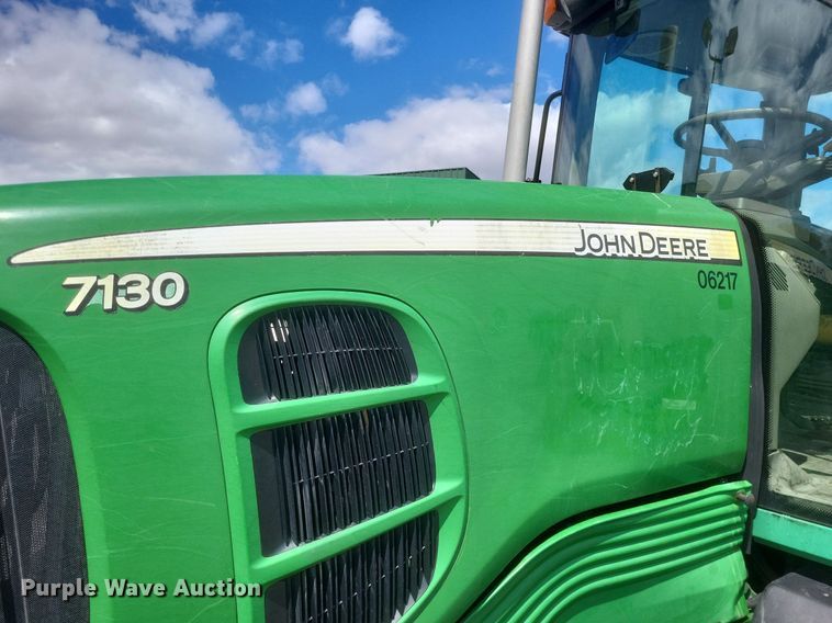 image for item EJ7874 2009 John Deere 7130 tractor
