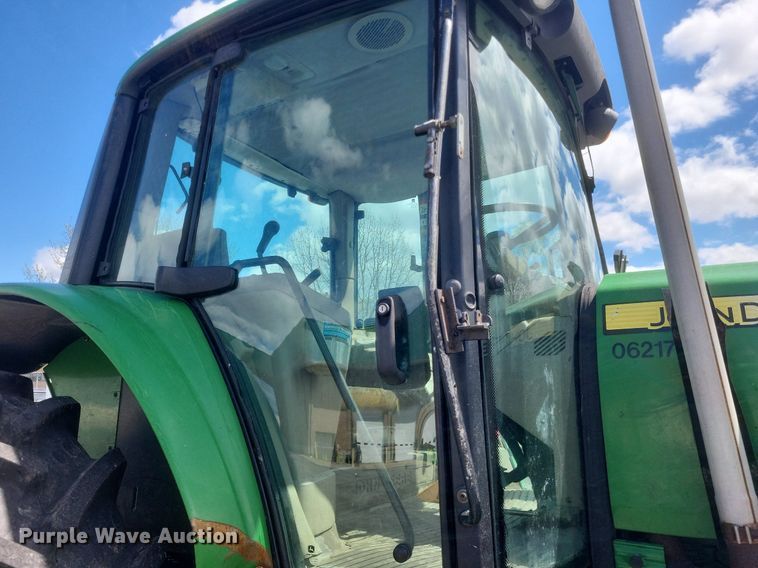image for item EJ7874 2009 John Deere 7130 tractor
