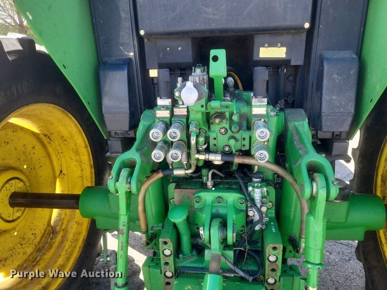 image for item EJ7874 2009 John Deere 7130 tractor