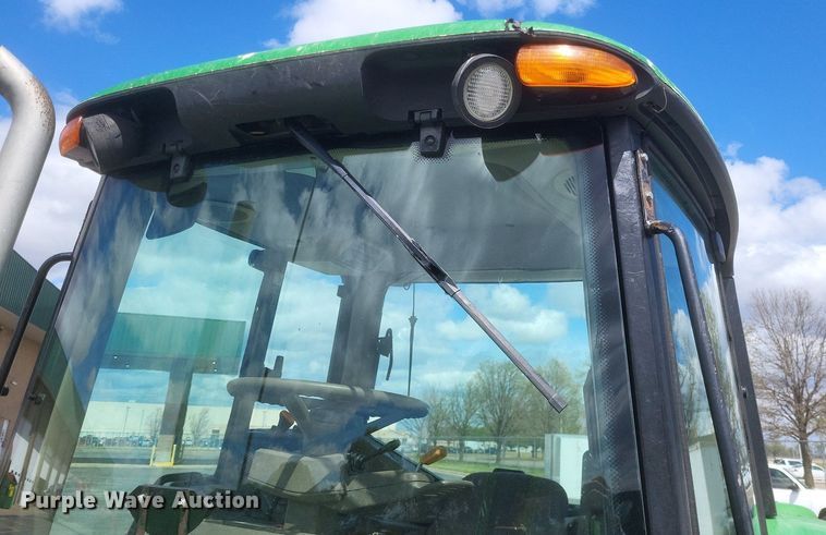 image for item EJ7874 2009 John Deere 7130 tractor