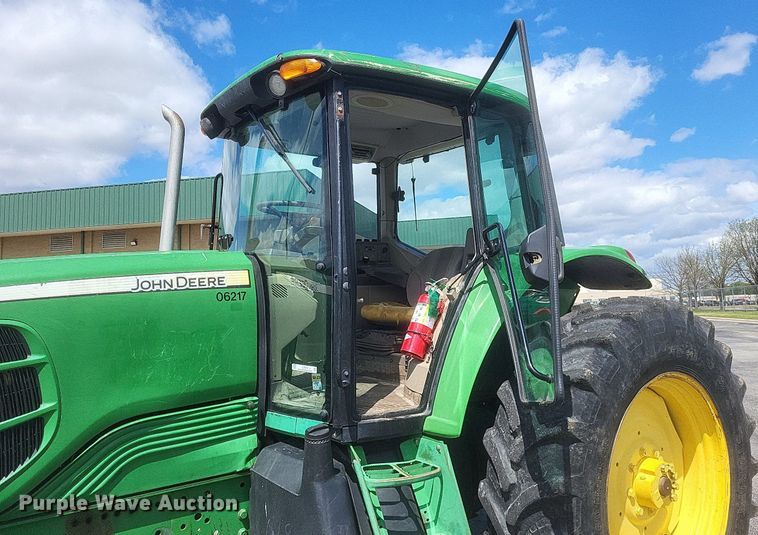 image for item EJ7874 2009 John Deere 7130 tractor