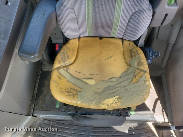 image for item EJ7874 2009 John Deere 7130 tractor