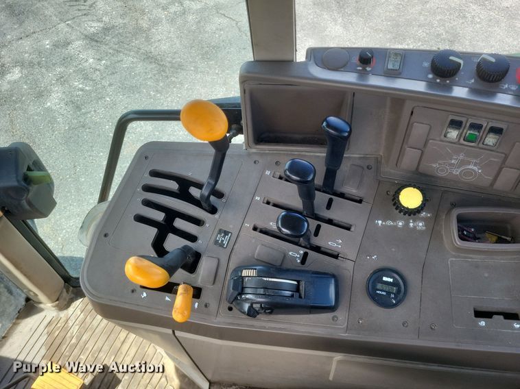 image for item EJ7874 2009 John Deere 7130 tractor