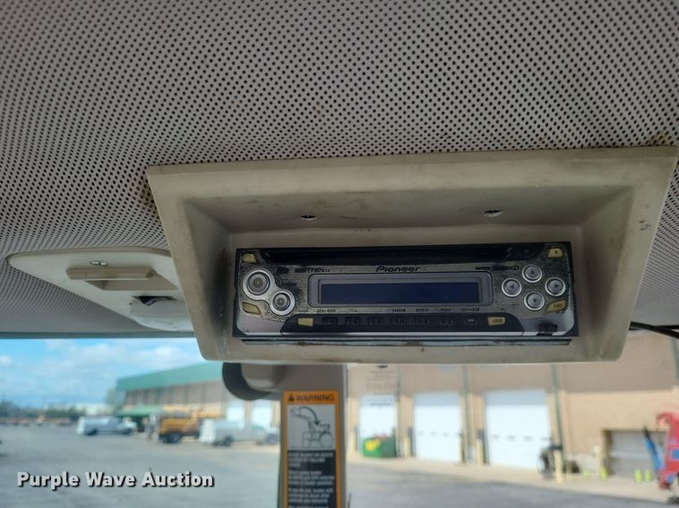 image for item EJ7874 2009 John Deere 7130 tractor