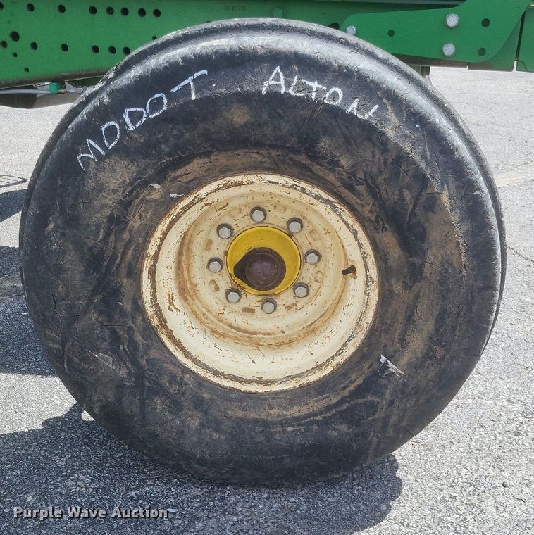 image for item EJ7874 2009 John Deere 7130 tractor