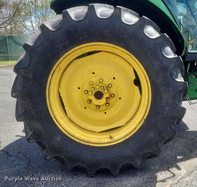 image for item EJ7874 2009 John Deere 7130 tractor