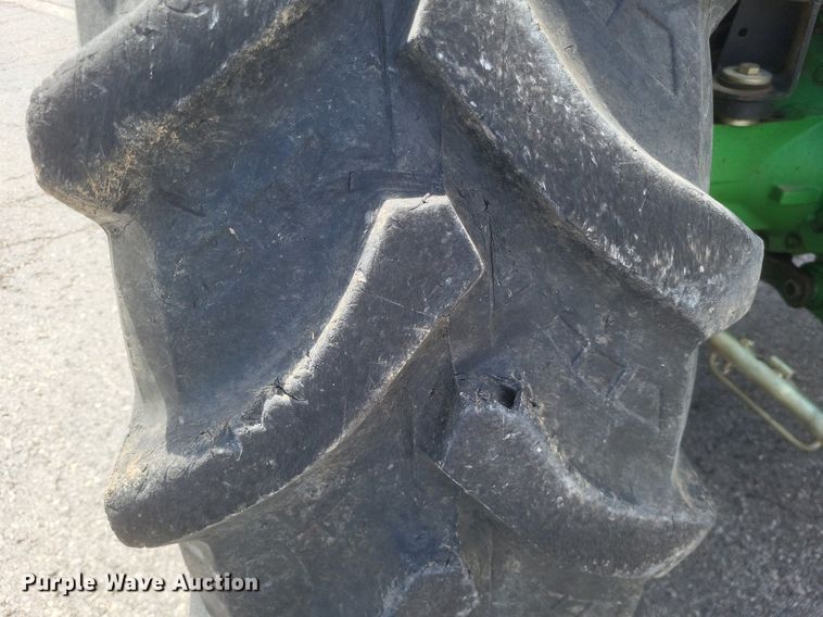 image for item EJ7874 2009 John Deere 7130 tractor