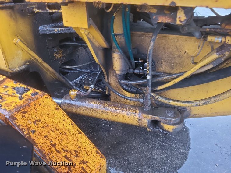 image for item EJ7883 1989 John Deere 670B motor grader