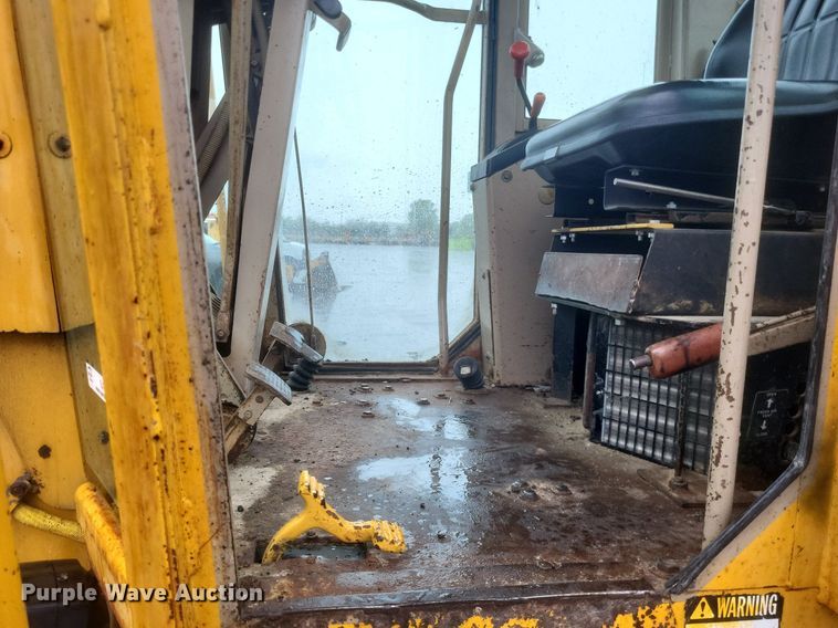 image for item EJ7883 1989 John Deere 670B motor grader