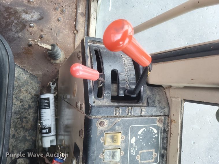 image for item EJ7883 1989 John Deere 670B motor grader