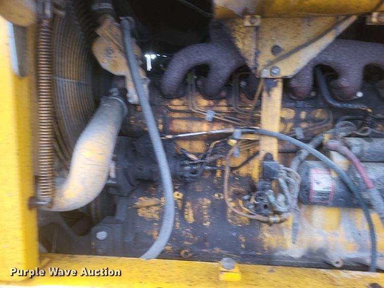 image for item EJ7883 1989 John Deere 670B motor grader