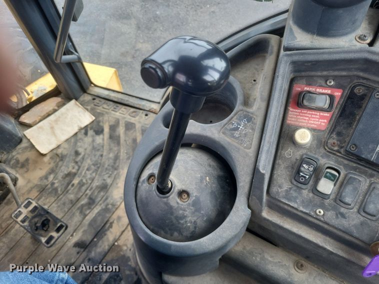 image for item EJ7884 2007 John Deere 310SG backhoe