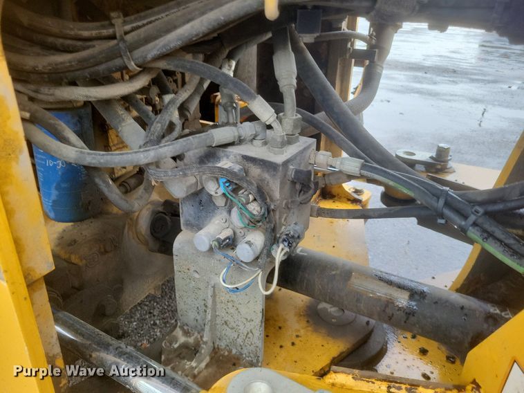 image for item EJ7885 2010 John Deere 544K wheel loader