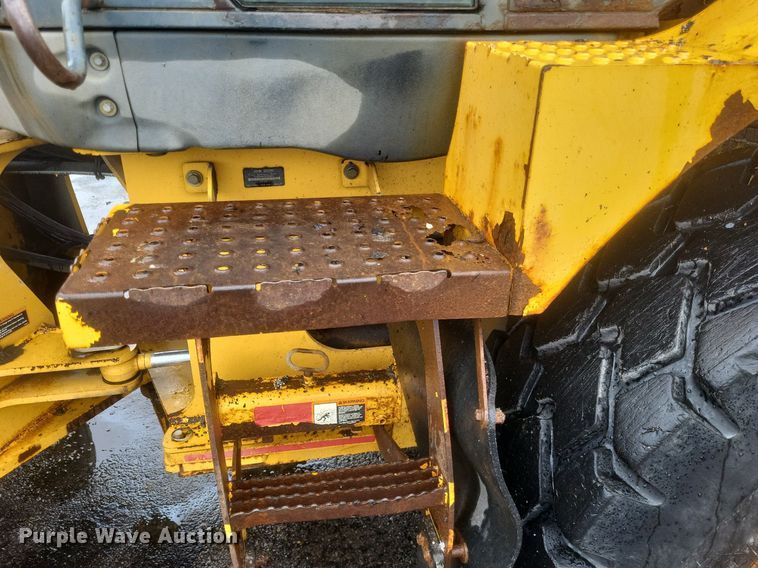 image for item EJ7885 2010 John Deere 544K wheel loader