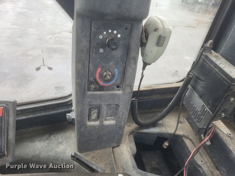 image for item EJ7885 2010 John Deere 544K wheel loader