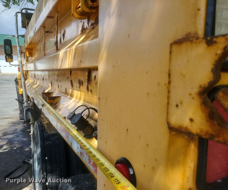 image for item EJ7888 2009 International WorkStar 7600 dump truck