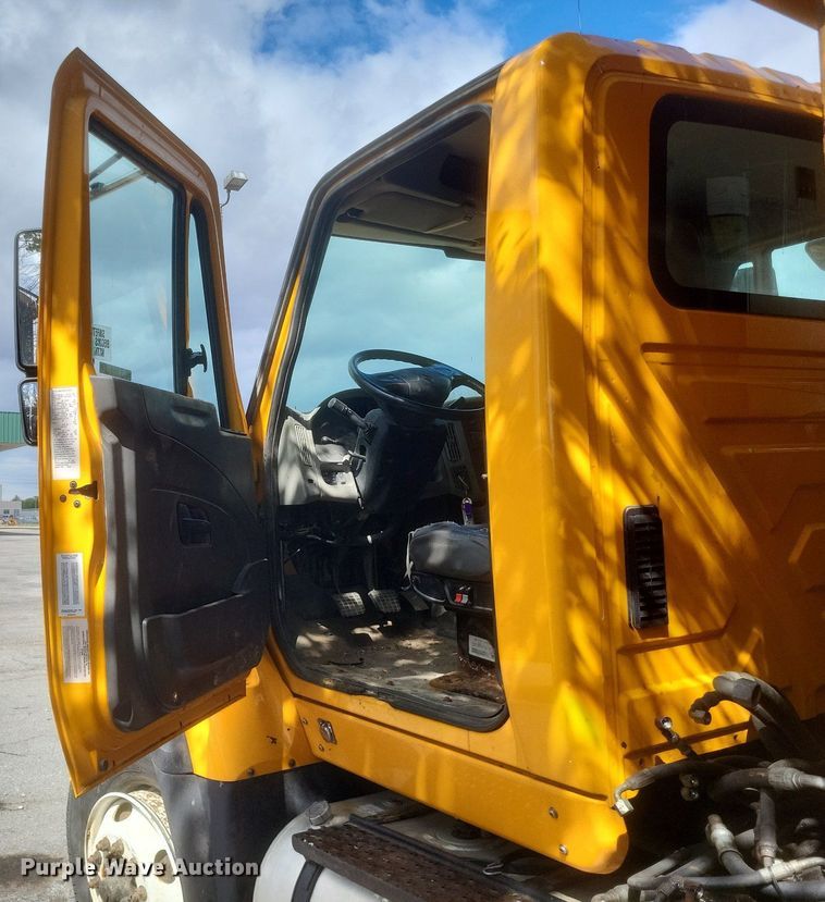 image for item EJ7888 2009 International WorkStar 7600 dump truck