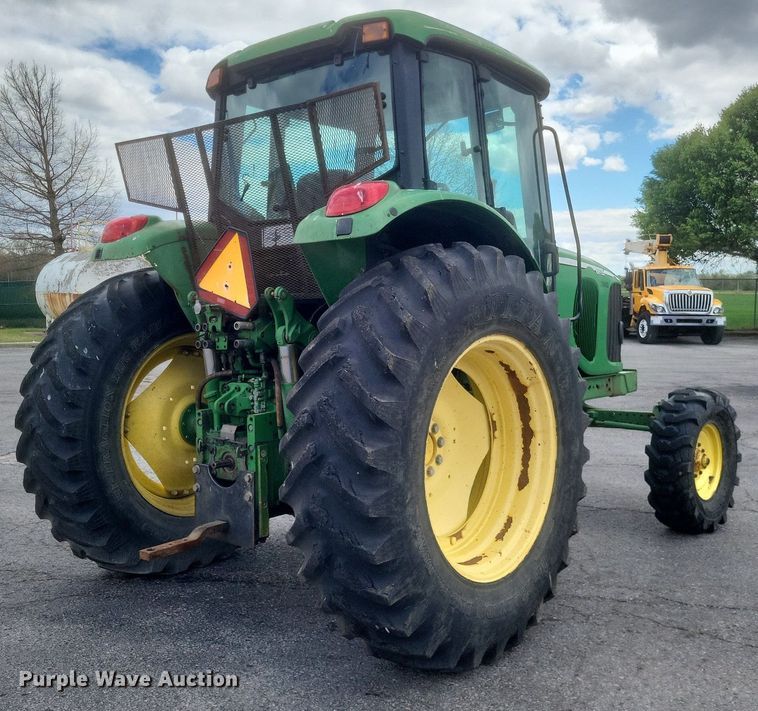 image for item EJ7889 2004 John Deere 6615 tractor