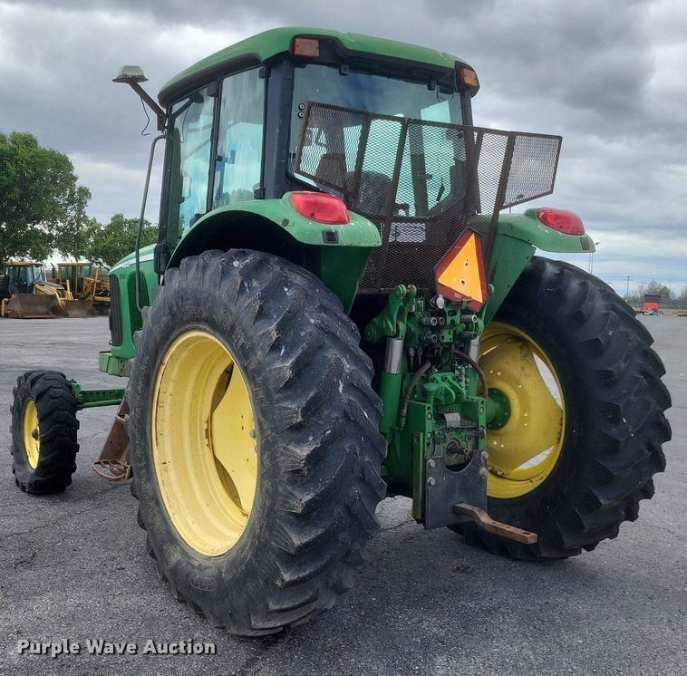 image for item EJ7889 2004 John Deere 6615 tractor