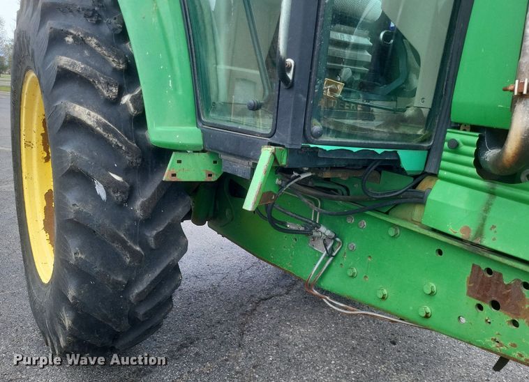 image for item EJ7889 2004 John Deere 6615 tractor