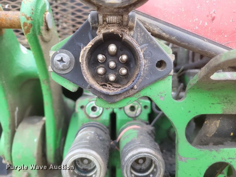 image for item EJ7889 2004 John Deere 6615 tractor