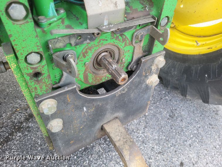 image for item EJ7889 2004 John Deere 6615 tractor