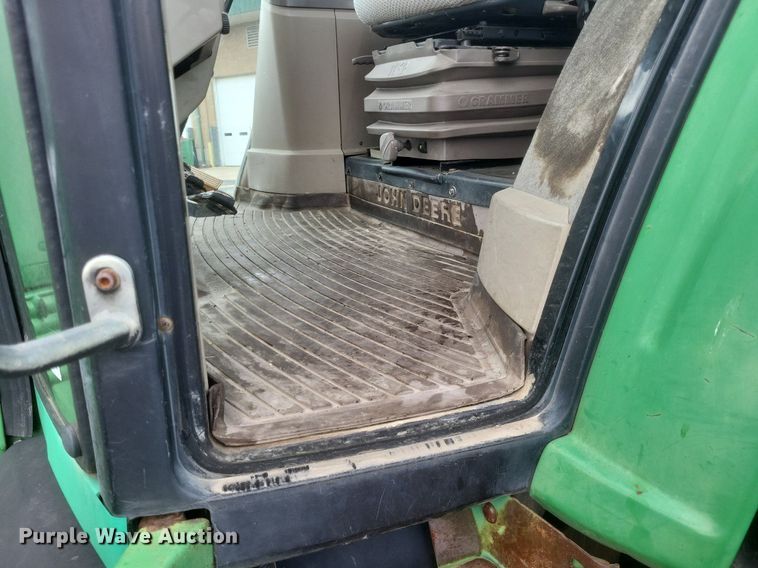 image for item EJ7889 2004 John Deere 6615 tractor