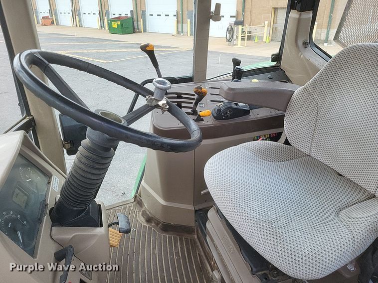 image for item EJ7889 2004 John Deere 6615 tractor